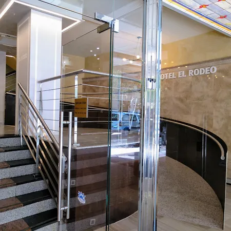 Monarque El Rodeo ホテル 3*