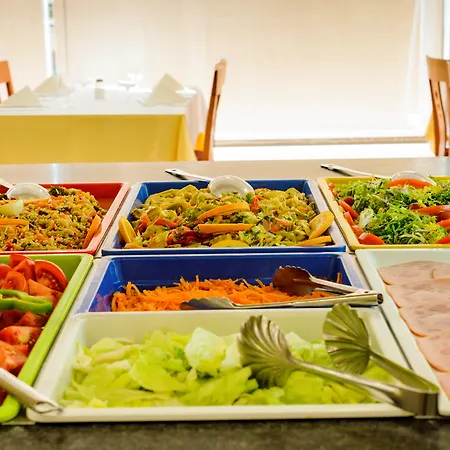 Monarque El Rodeo ホテル