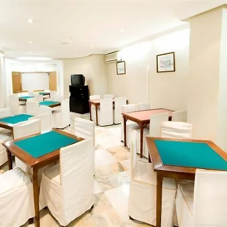 ホテル Monarque El Rodeo 3*