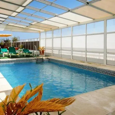 Monarque El Rodeo ホテル