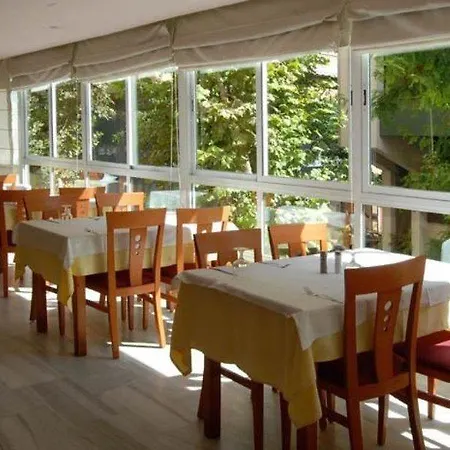 Monarque El Rodeo 3*