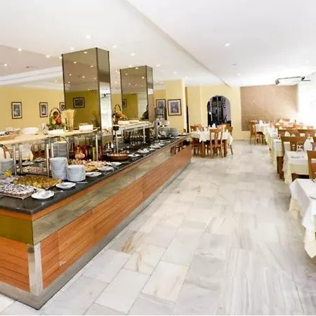 ホテル Monarque El Rodeo マルベーリャ