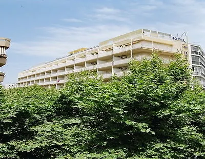 ホテル Monarque El Rodeo