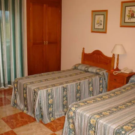 ホテル Monarque El Rodeo