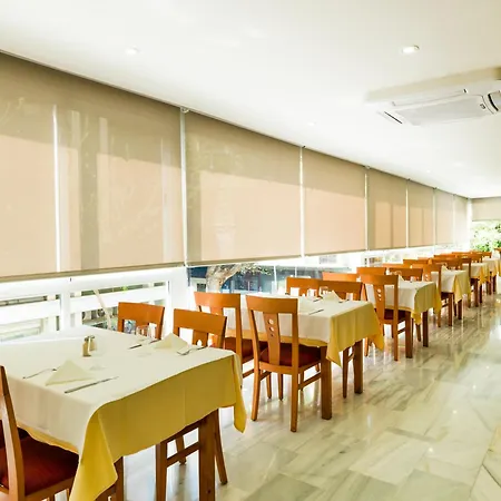 Hotel Monarque El Rodeo 3*