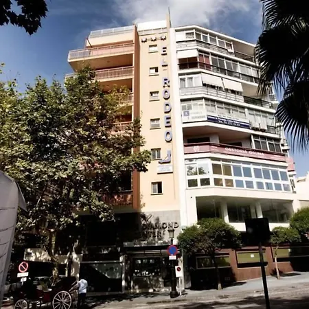 Monarque El Rodeo Hotel 3*