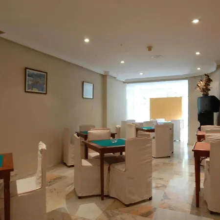 Hotel Monarque El Rodeo 3*