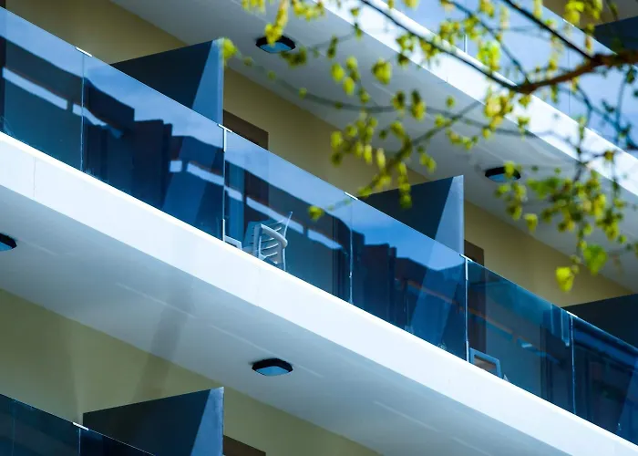 Hotel Monarque El Rodeo 3*