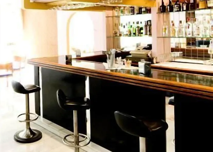 Hotel Monarque El Rodeo