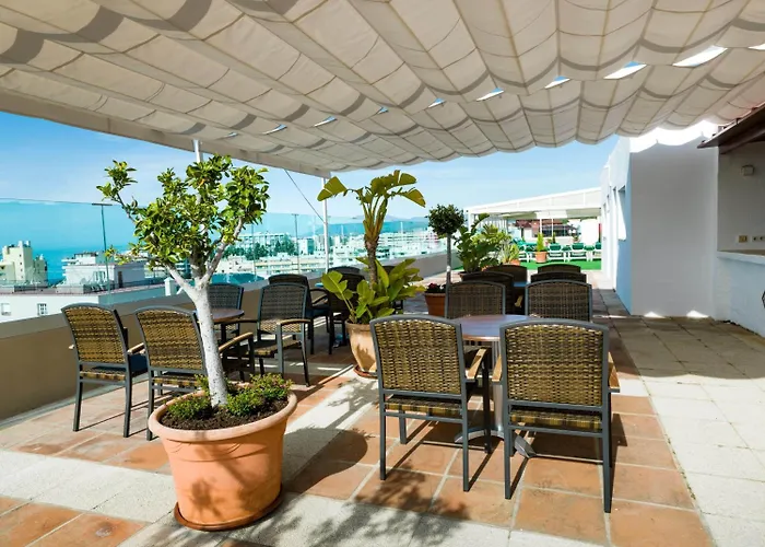 Hotel Monarque El Rodeo 3*