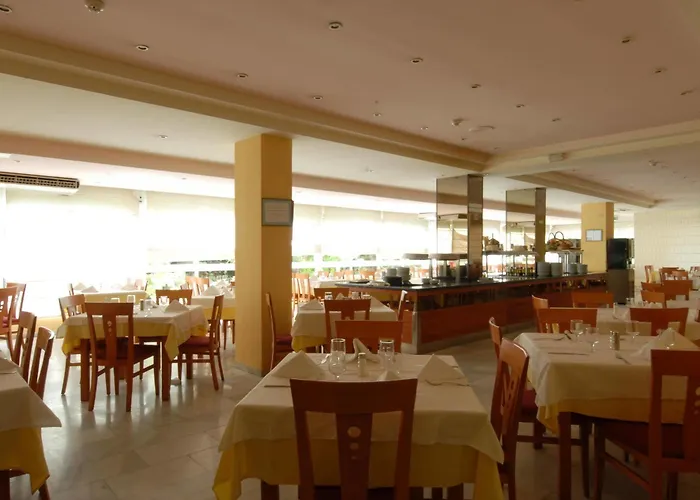 Monarque El Rodeo Hotel 3*