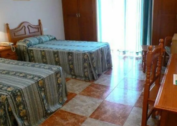 Monarque El Rodeo Hotel 3*