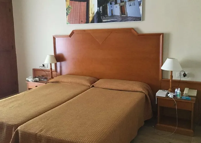 Hotel Monarque El Rodeo 3*