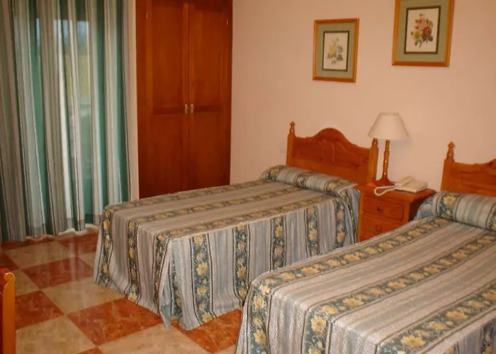 Hotel Monarque El Rodeo