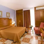 Hotel Monarque El Rodeo 3*