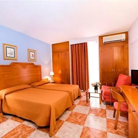 Monarque El Rodeo Hotell 3*