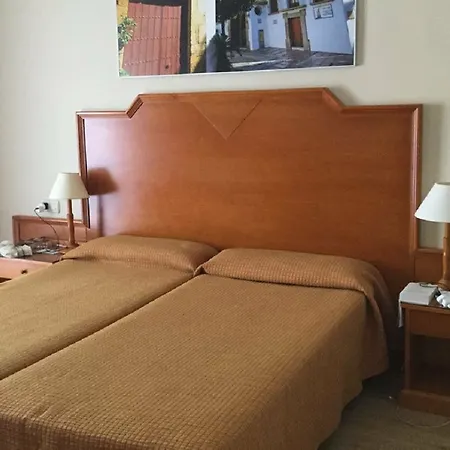 Hotell Monarque El Rodeo 3*